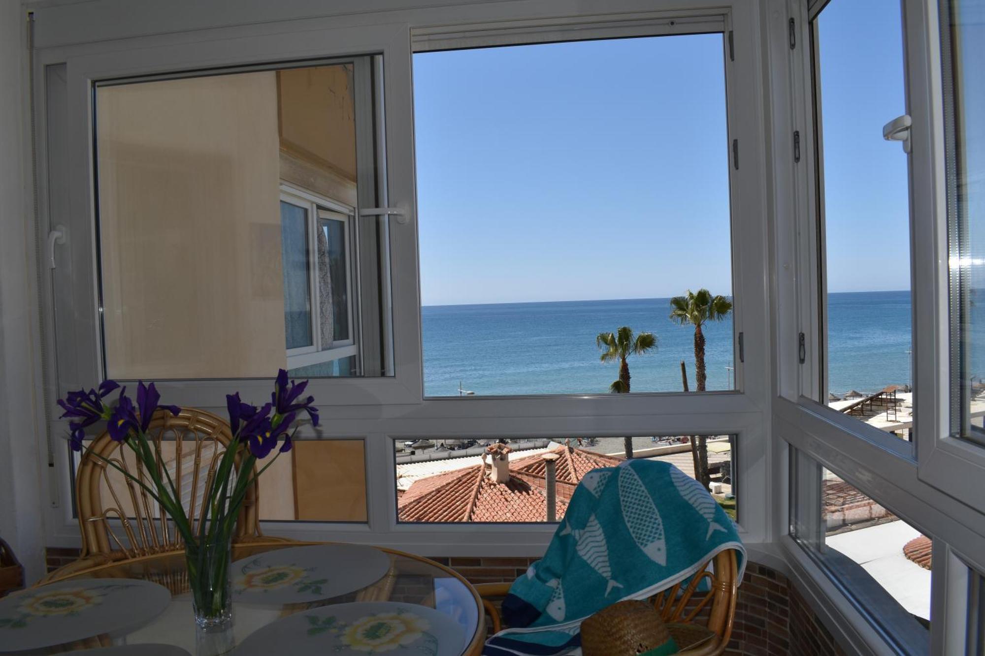 Fantastic Studio - Beachfront Leilighet Torrox Eksteriør bilde