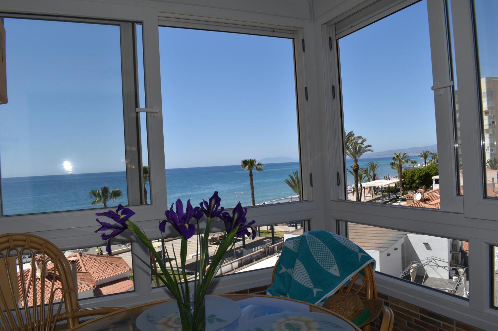 Fantastic Studio - Beachfront Leilighet Torrox Eksteriør bilde