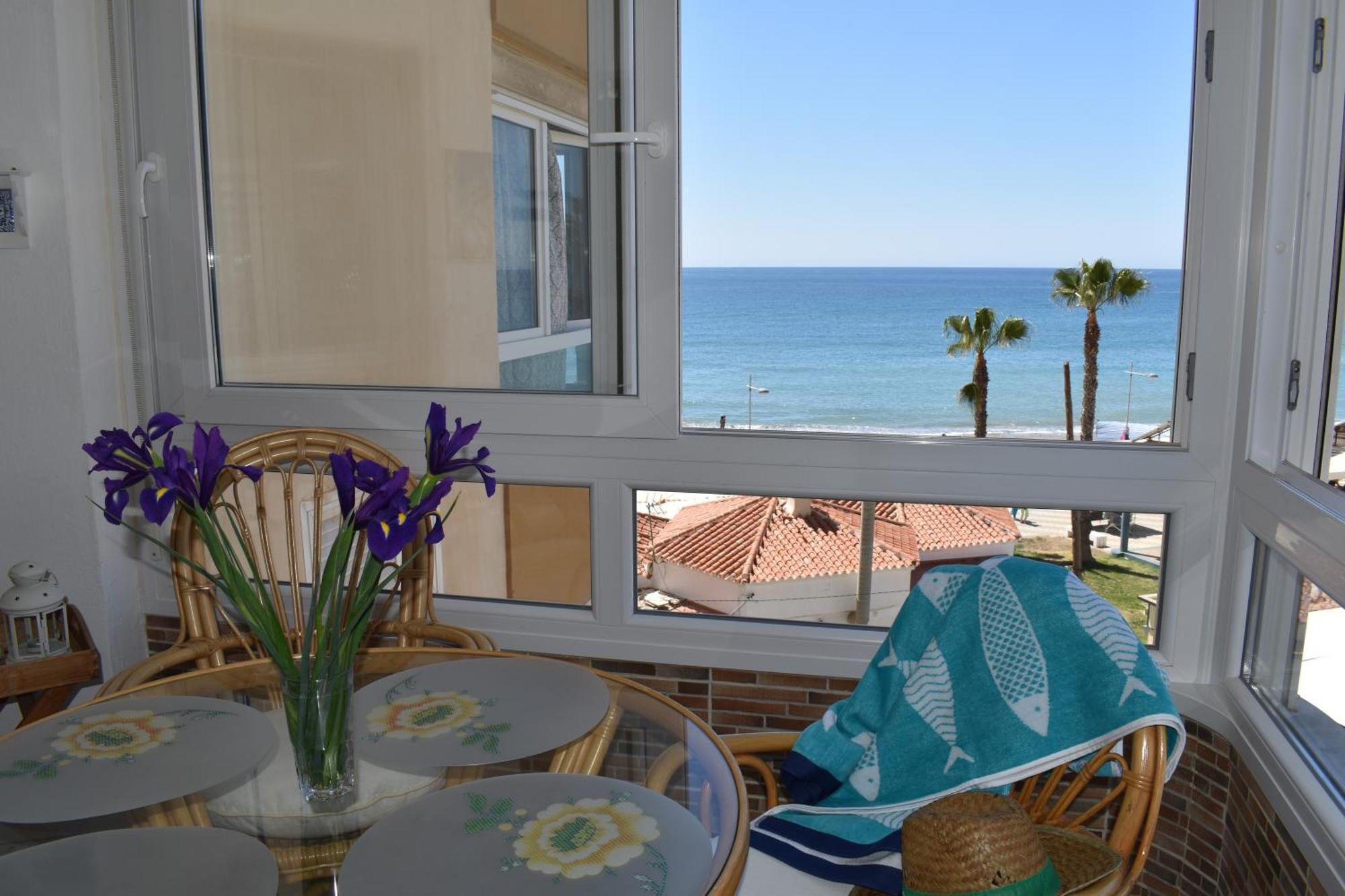 Fantastic Studio - Beachfront Leilighet Torrox Eksteriør bilde