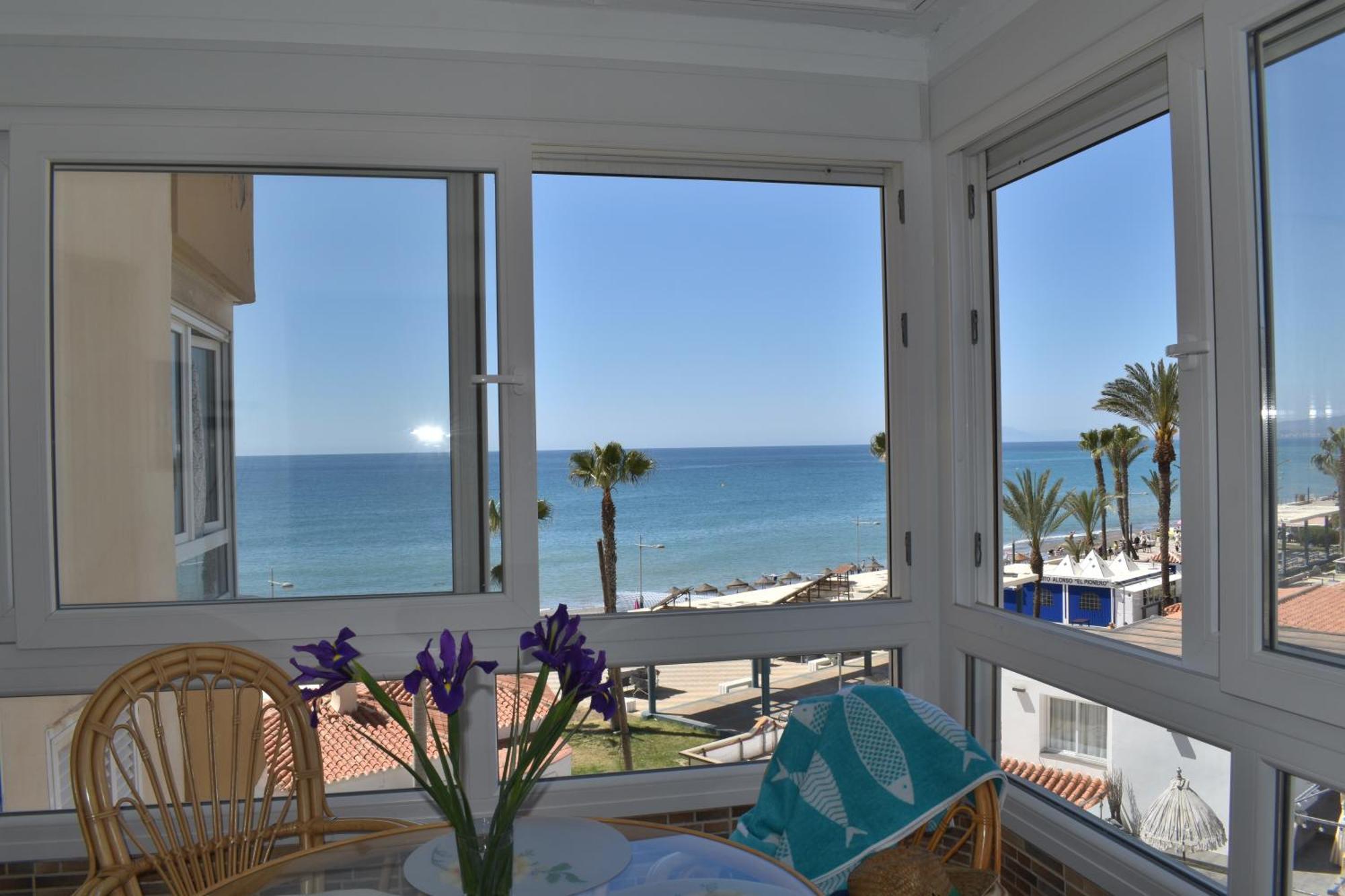 Fantastic Studio - Beachfront Leilighet Torrox Eksteriør bilde